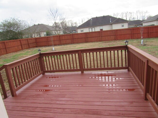 Building Photo - Contact Peggy Goodman 501 676 1758