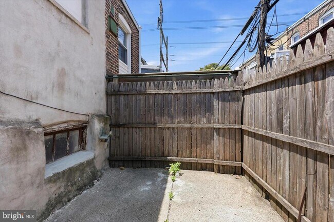 Building Photo - 2435 Fitzgerald St
