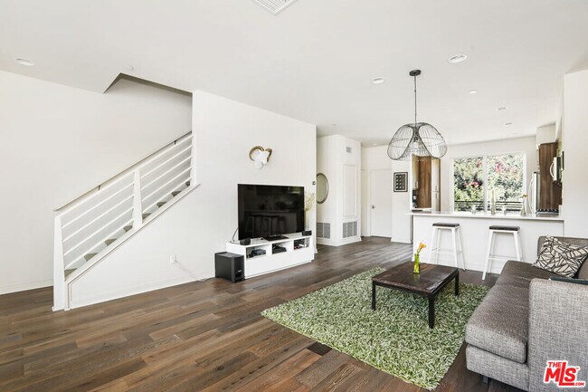 Building Photo - 3901 N Eagle Rock Blvd