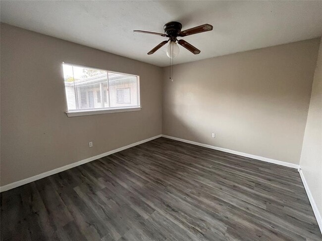 Building Photo - 3106 Duval St