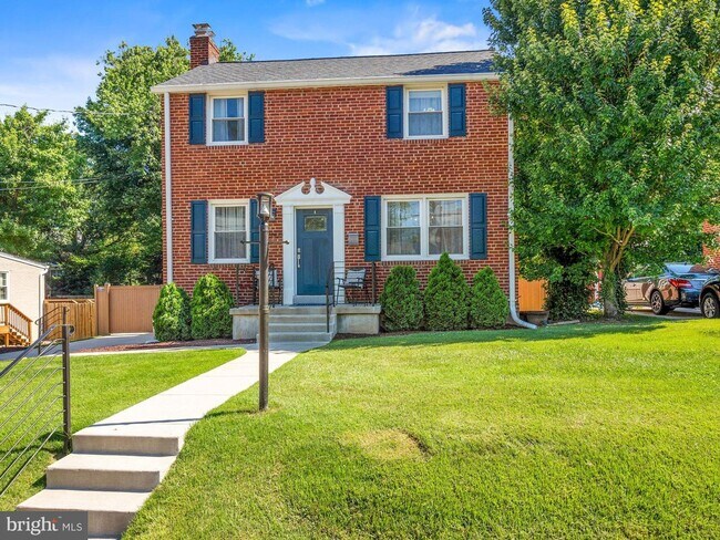 Building Photo - 2605 Arcola Ave