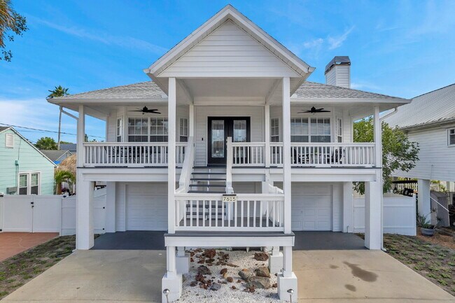 Building Photo - FURNISHED AVAILABLE JANUARY 2026. Beach Re...