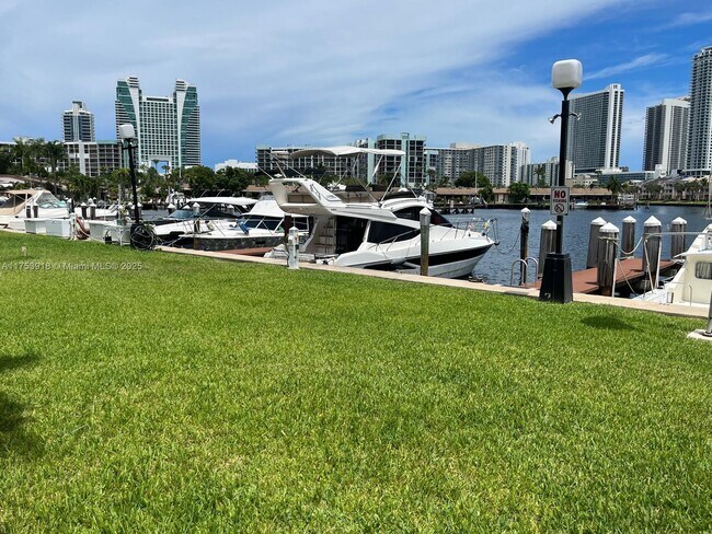 Building Photo - 600 Three Islands Boulevard