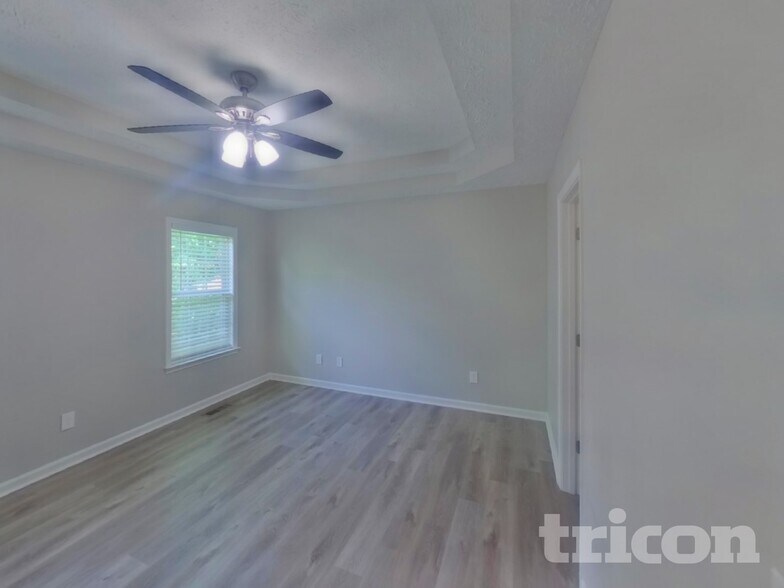 Building Photo - 559 Heartland Ln