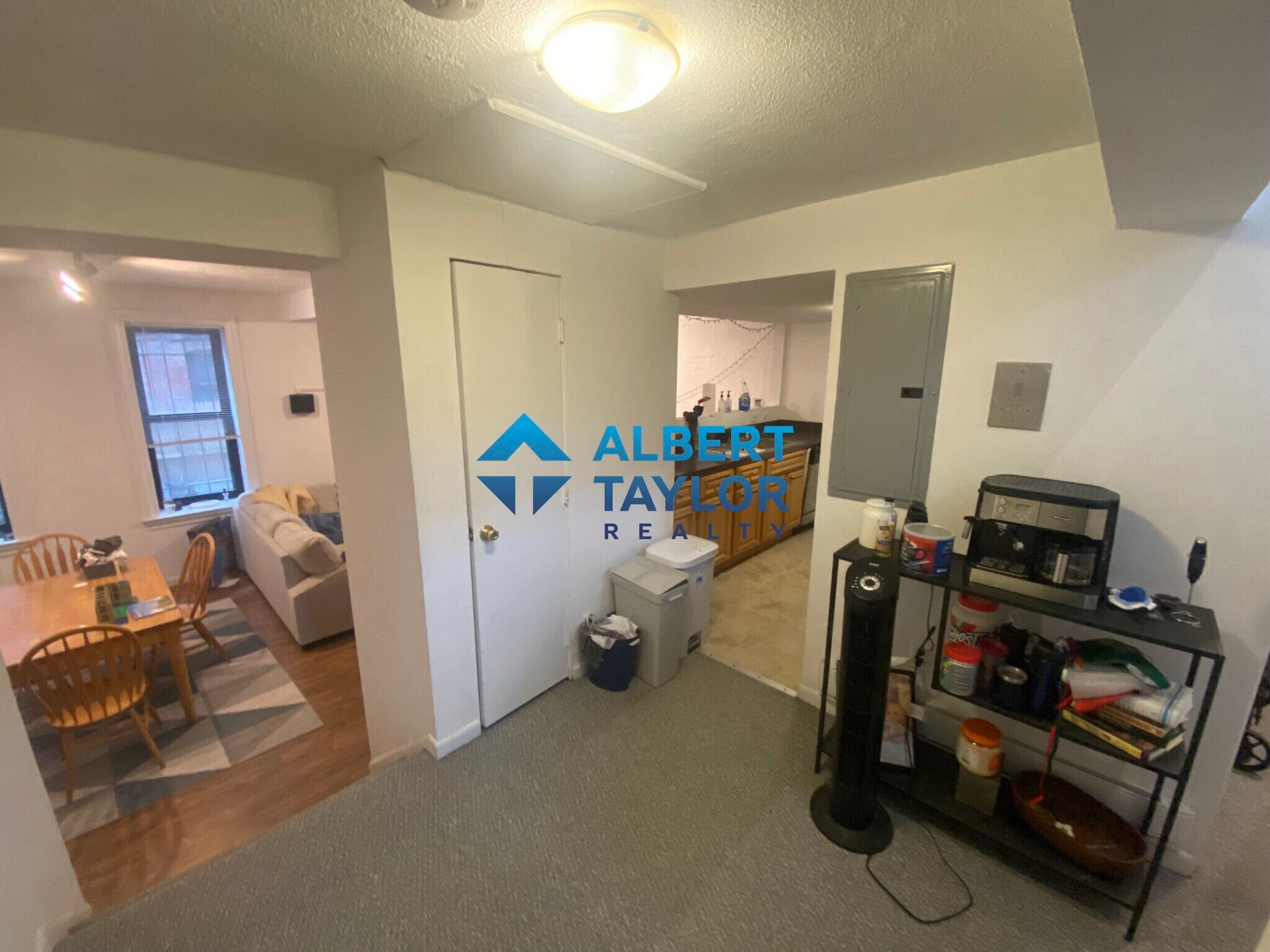 Building Photo - 24 Isabella St