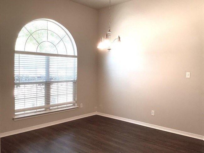 Building Photo - 5119 Westwood Pines Dr