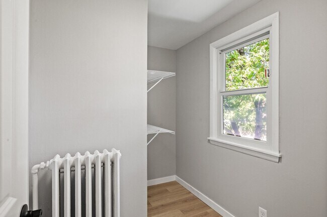 Building Photo - 1541 Carroll Ave
