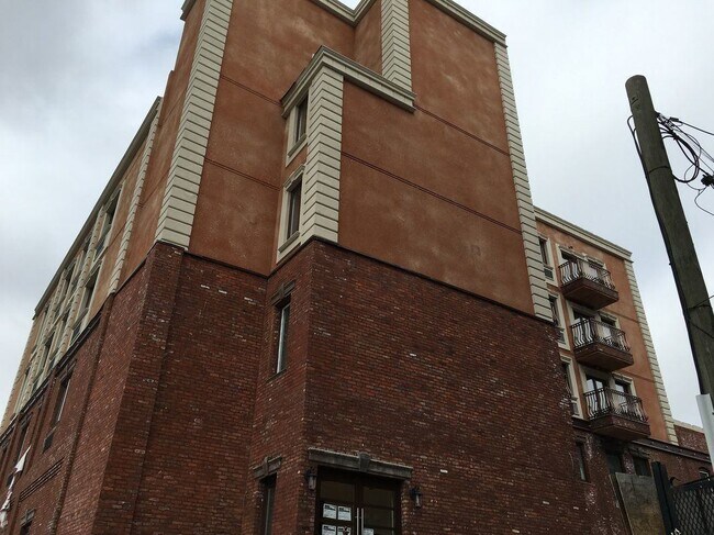 Building Photo - 779 Wyckoff Ave