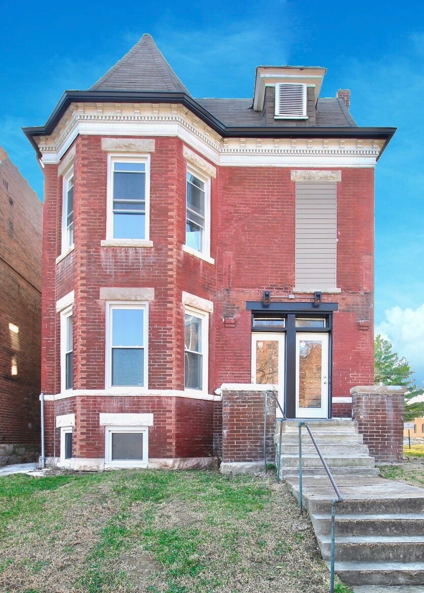 Building Photo - 3526 Vista Ave