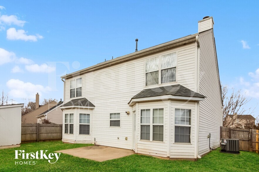 Building Photo - 7301 Hidden Creek Dr