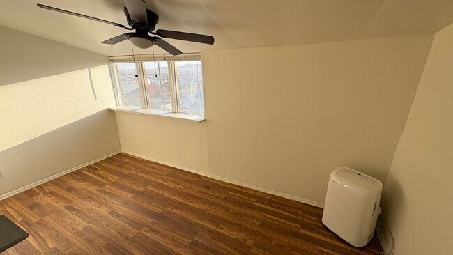 Building Photo - 822 Prospect St