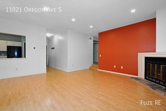 Building Photo - 11021 Oregon Ave S