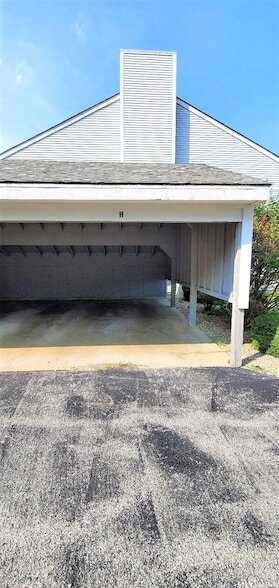 Building Photo - 986 Millpond Rd