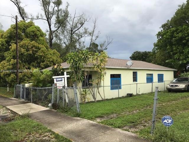 Building Photo - 422 NW 7th Terrace