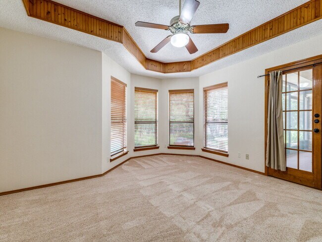 Building Photo - 119 Deer Creek Dr