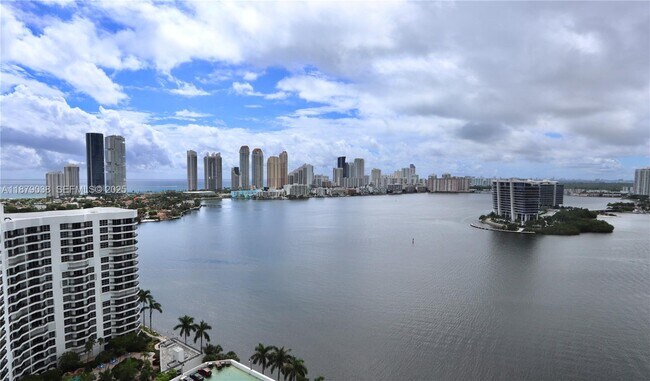 Building Photo - 3530 Mystic Pointe Dr