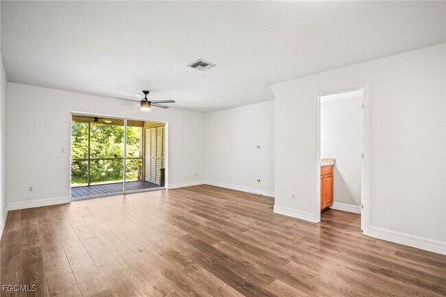 Building Photo - 6156 Lakefront Dr