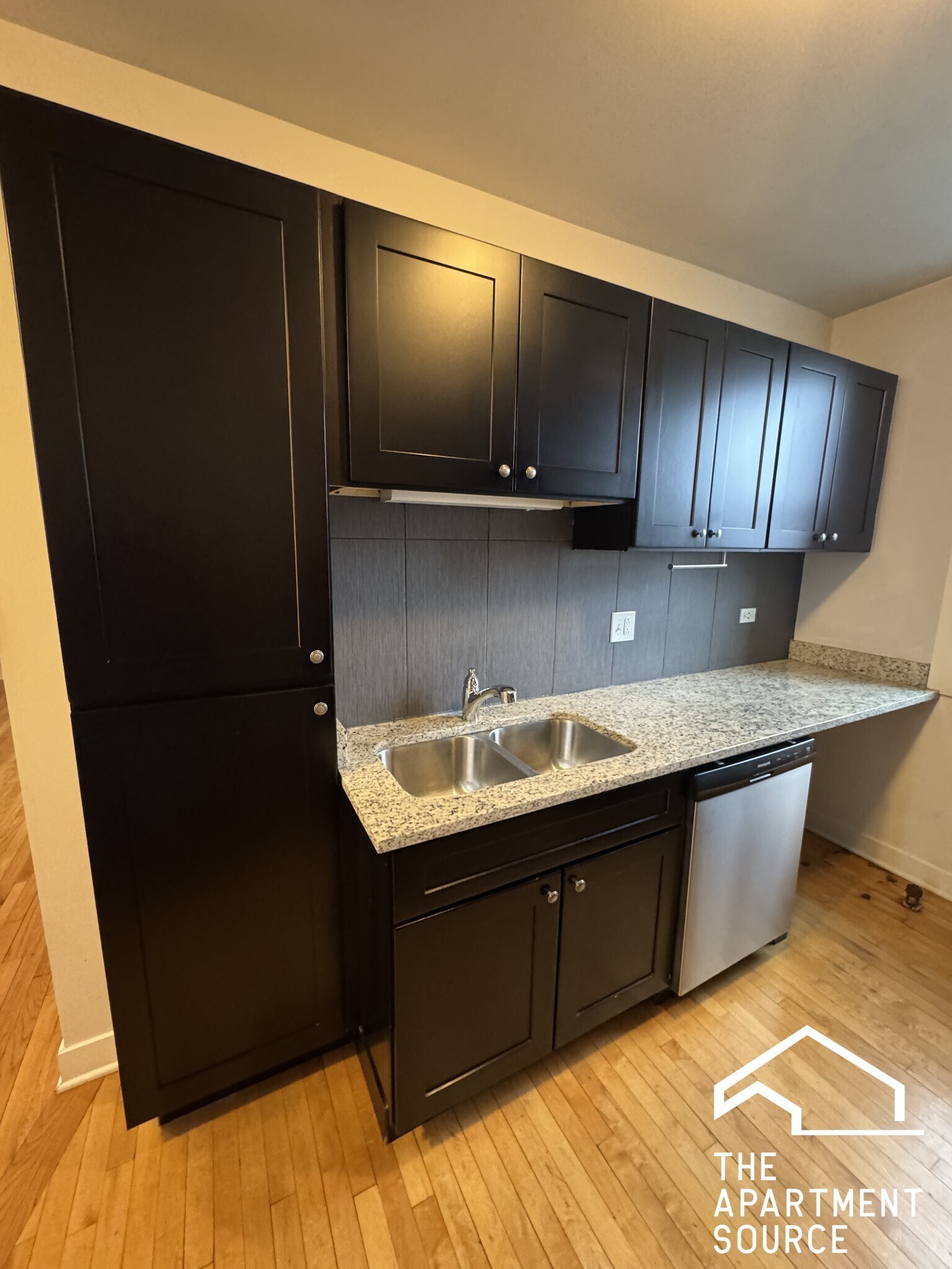 Building Photo - 4606 N Kildare Ave