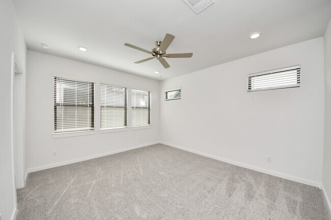 Building Photo - 3240 Loam Ln