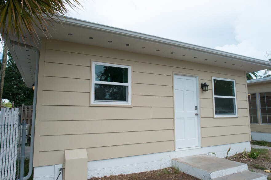 Building Photo - 4302 W North A St