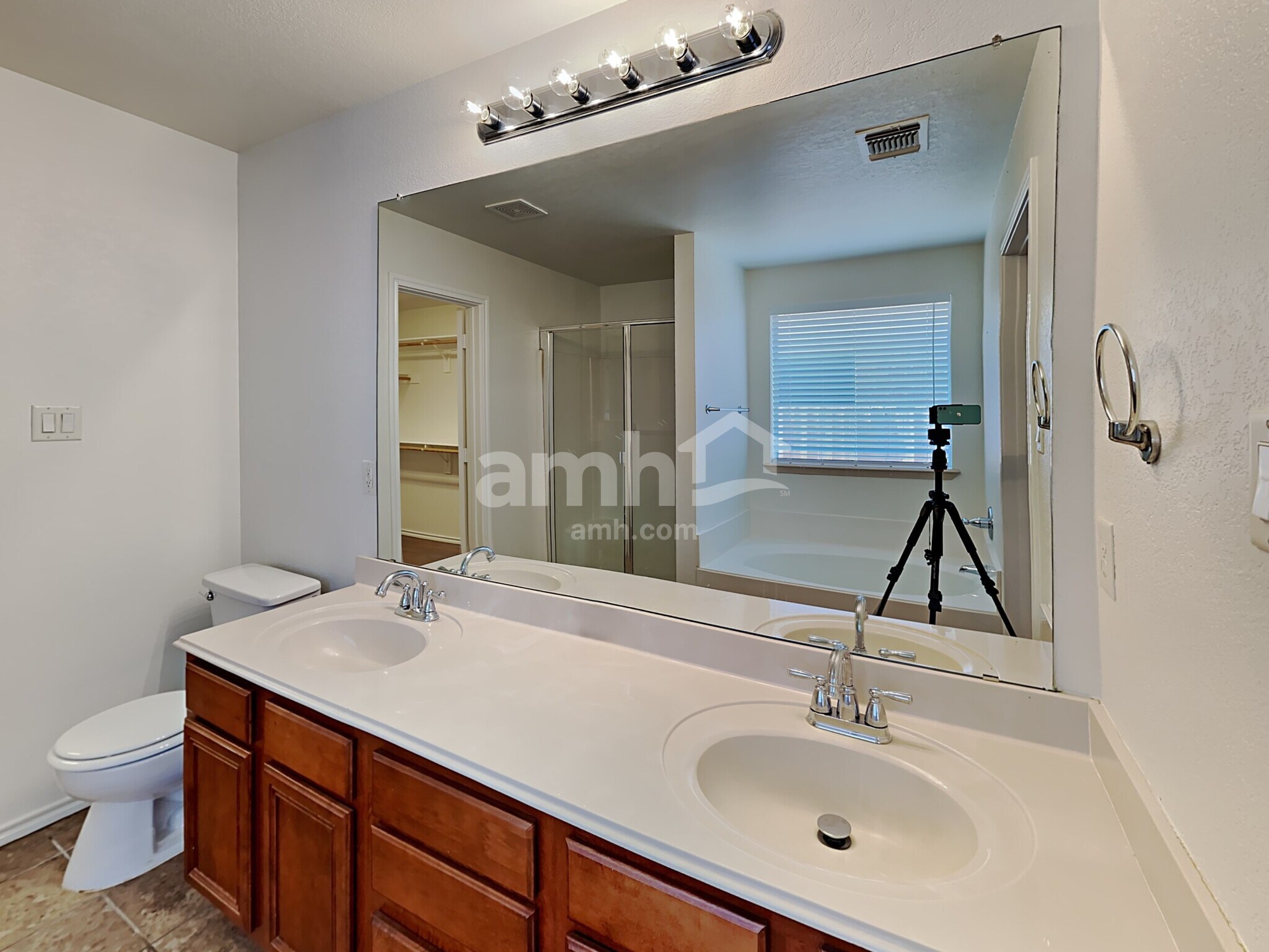Building Photo - 6928 Denver City Dr