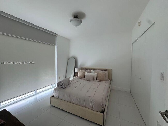 Building Photo - 92 SW 3rd St