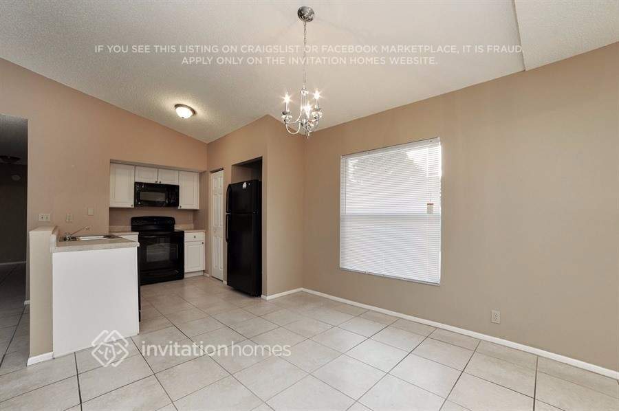 Building Photo - 4700 Cortez Way S