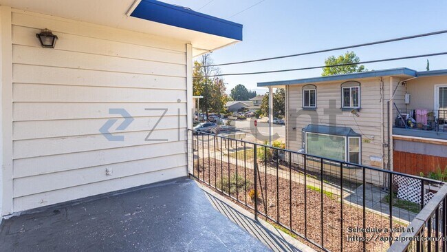 Building Photo - 3691 Cape Cod Ct