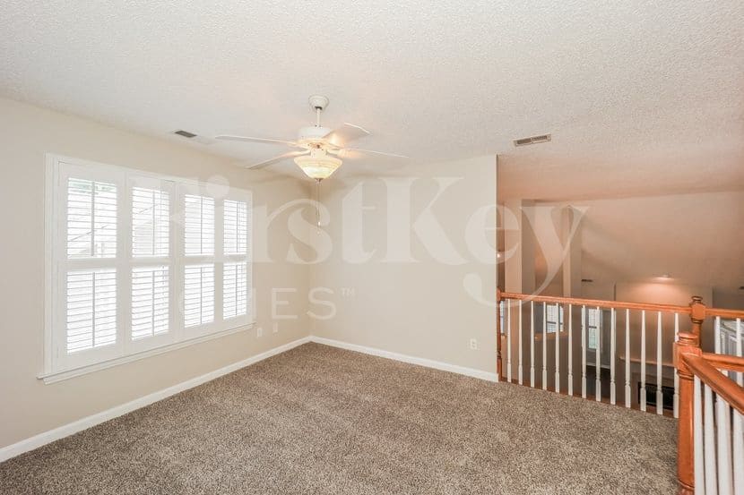 Building Photo - 17 Arbor Way