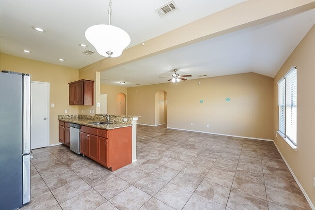 Building Photo - 9731 Checota Dr