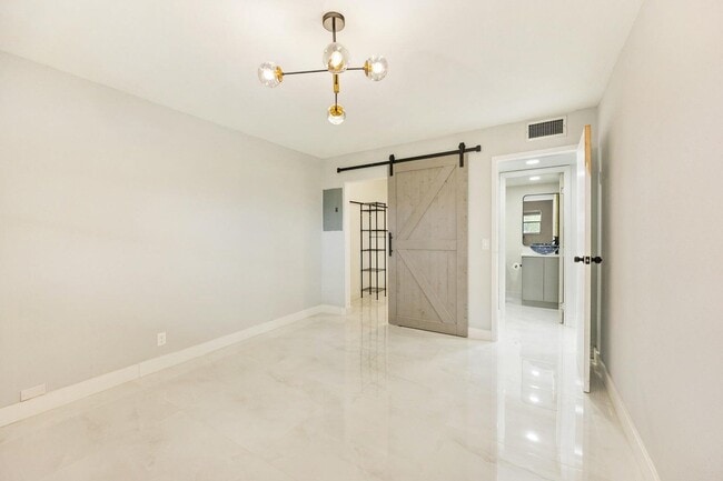 Building Photo - 369 Saxony Ln