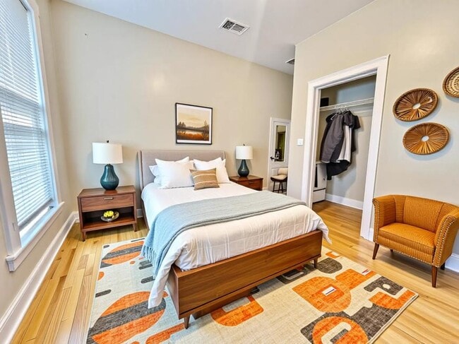 Building Photo - 3 bedroom in Boston MA 02130