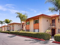 Building Photo - 6868 Hyde Park Dr