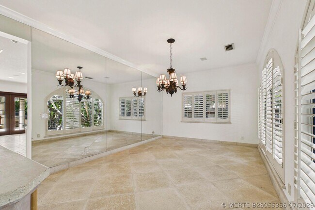 Building Photo - 107 Flagler Promenade S
