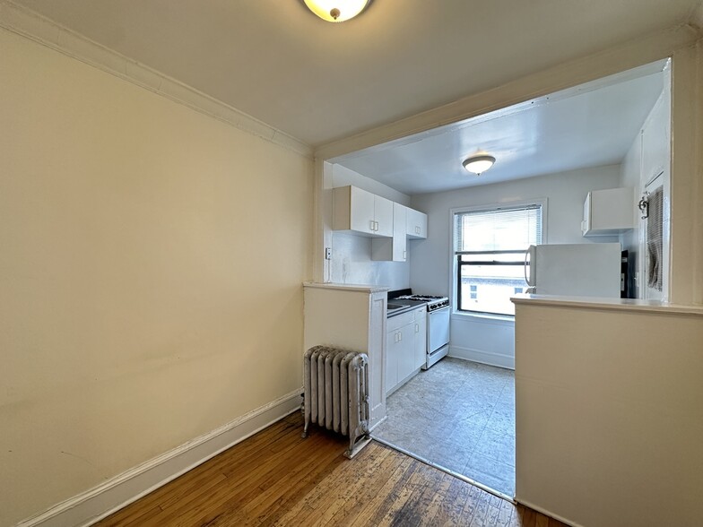 Building Photo - 2338 N Spaulding Ave