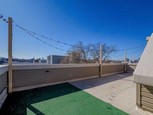 Building Photo - Three Bedroom Modern Olde Kensington Condo with Roofdeck