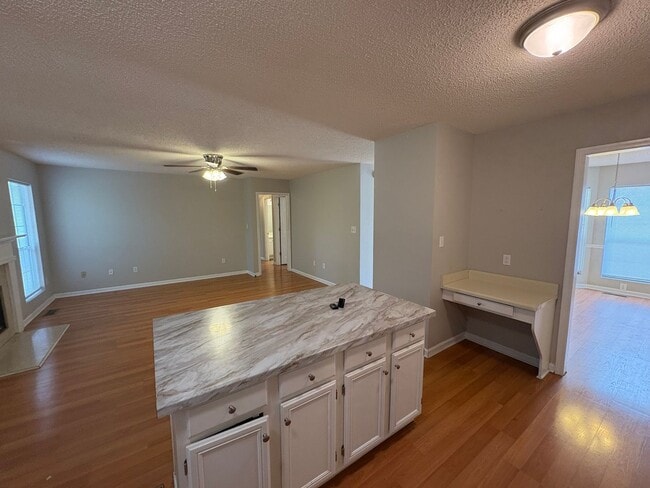 Building Photo - For Rent