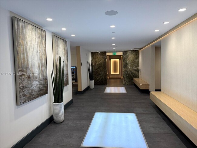 Building Photo - 90 SW 3rd St