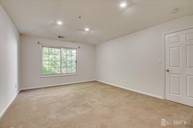 Building Photo - 936 Waterford Dr