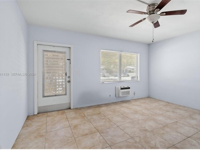 Building Photo - 2000 NE 51st Ct