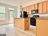 Building Photo - 127 Streamview Dr