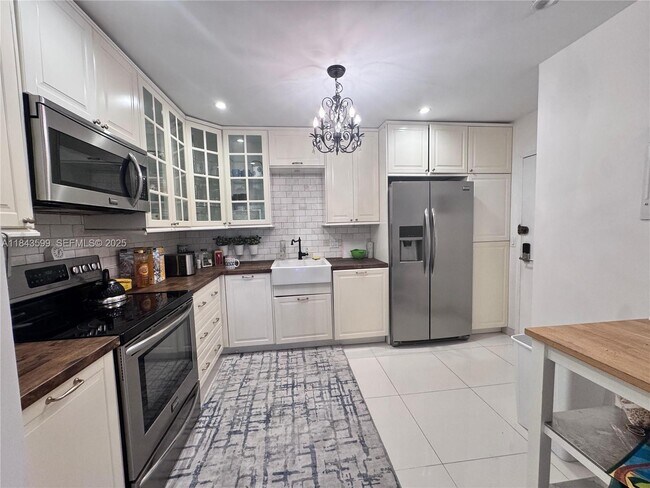 Building Photo - 2201 S Ocean Dr