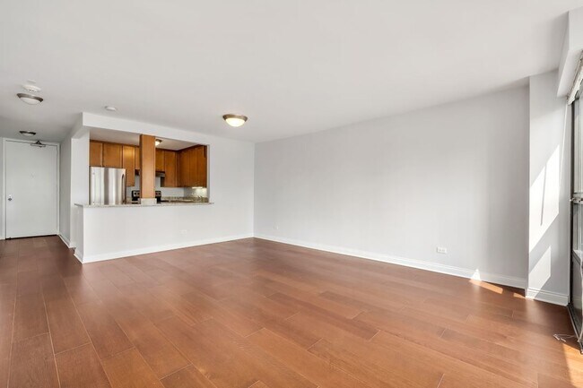 Building Photo - 30 E Huron St