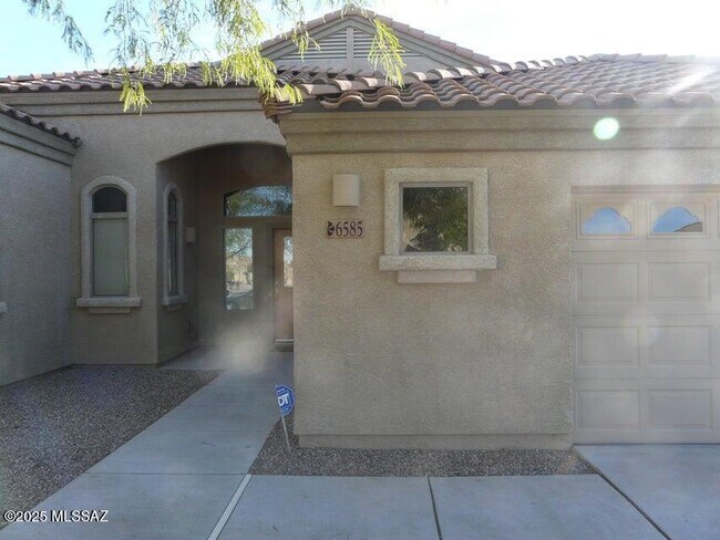 Building Photo - 6585 S Lantana Vista Dr