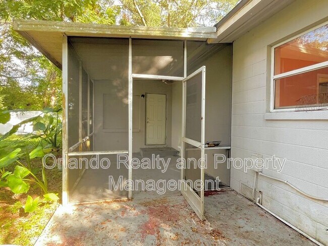Building Photo - 2611 Pembrook Dr