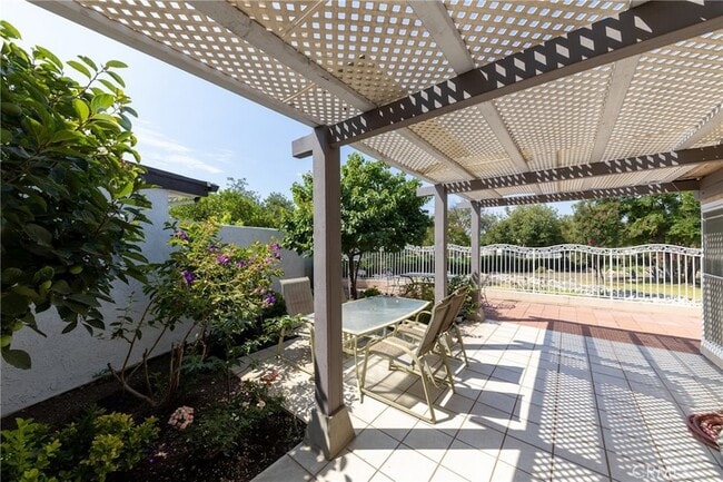 Building Photo - 1376 Orchard Cir