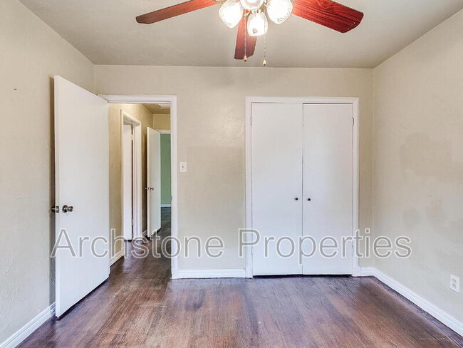 Building Photo - 1614 SW 41st St