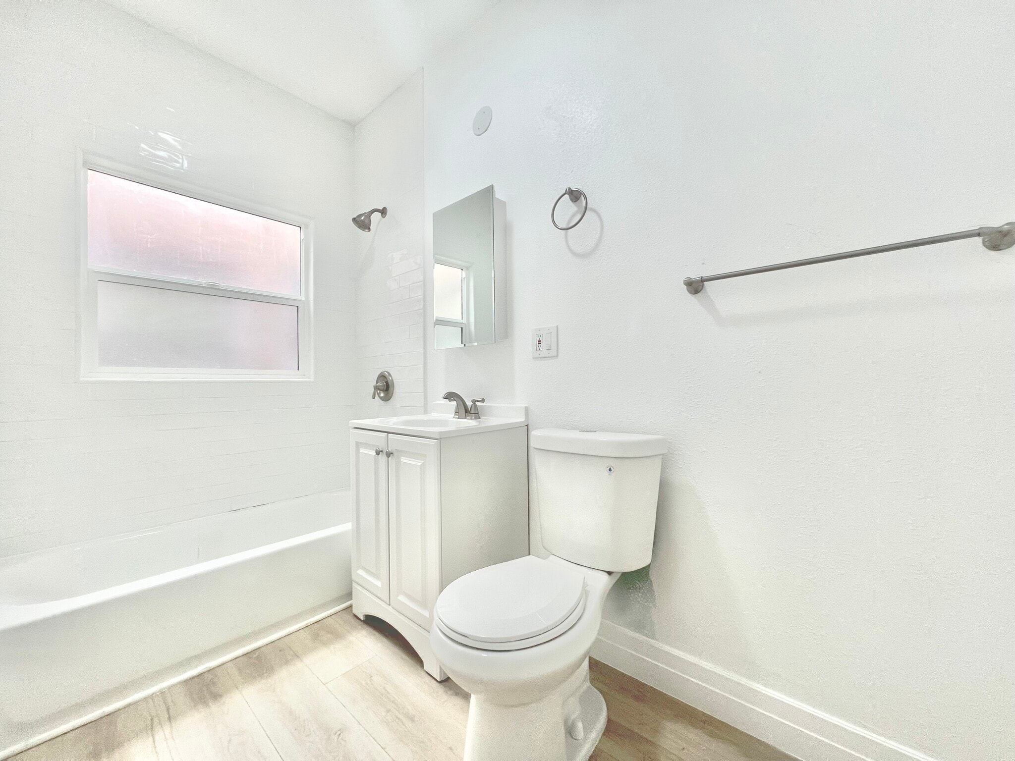 Building Photo - 707 W 48th St