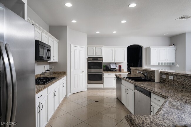 Building Photo - 10725 Bernini Dr