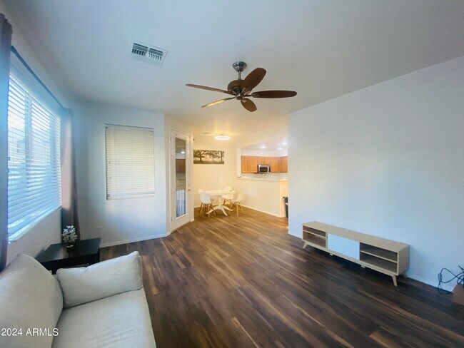 Building Photo - 1886 E Don Carlos